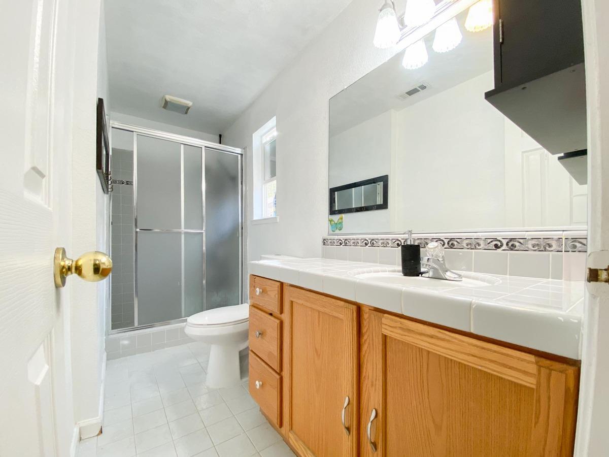 Detail Gallery Image 12 of 22 For 4724 a Pkwy, Sacramento,  CA 95823 - 3 Beds | 2 Baths