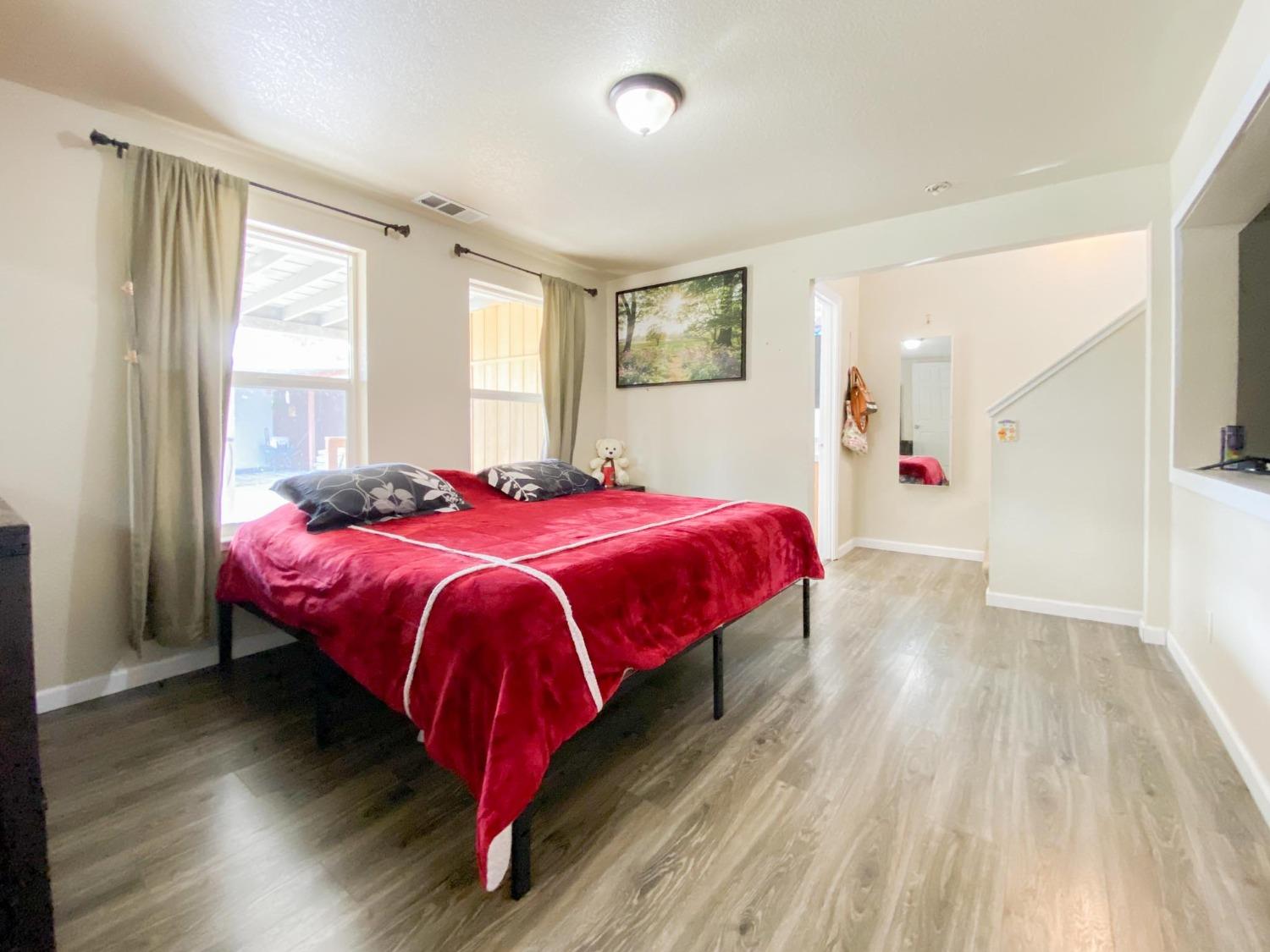 Detail Gallery Image 11 of 22 For 4724 a Pkwy, Sacramento,  CA 95823 - 3 Beds | 2 Baths