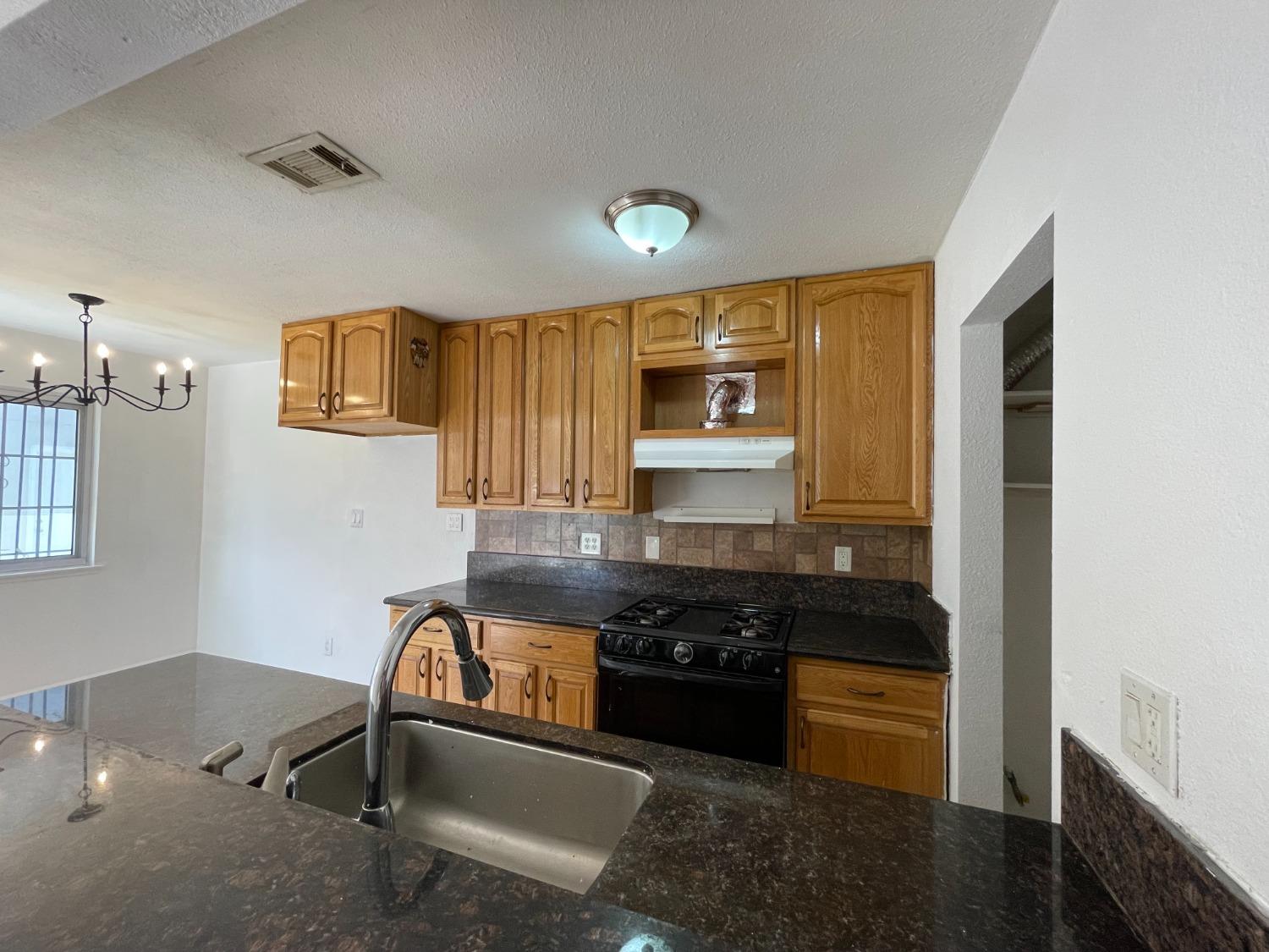 Detail Gallery Image 10 of 26 For 4605 Greenholme Dr #2,  Sacramento,  CA 95842 - 2 Beds | 1 Baths