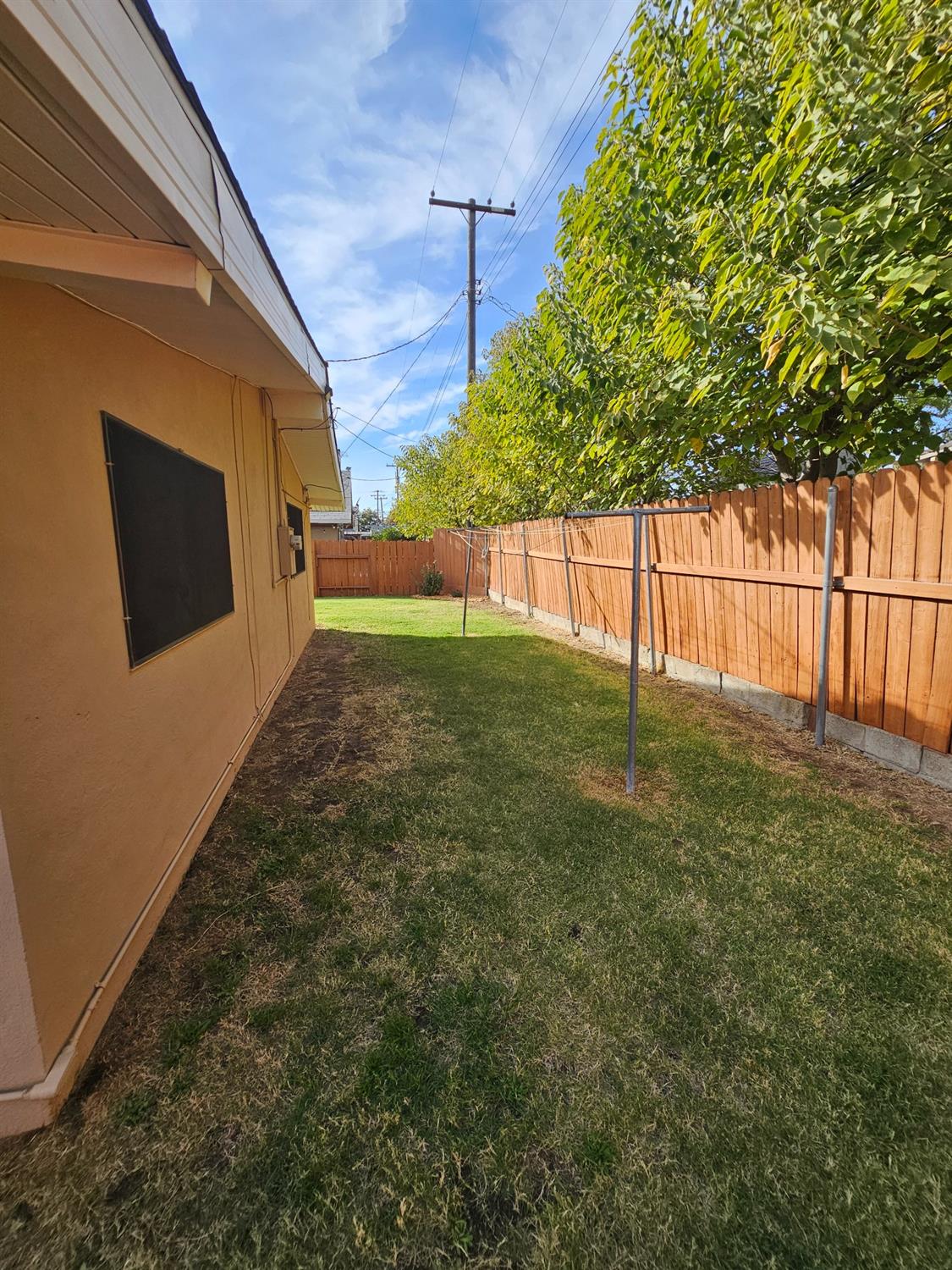 Detail Gallery Image 36 of 38 For 3621 Floral Dr, Sacramento,  CA 95660 - 3 Beds | 2 Baths