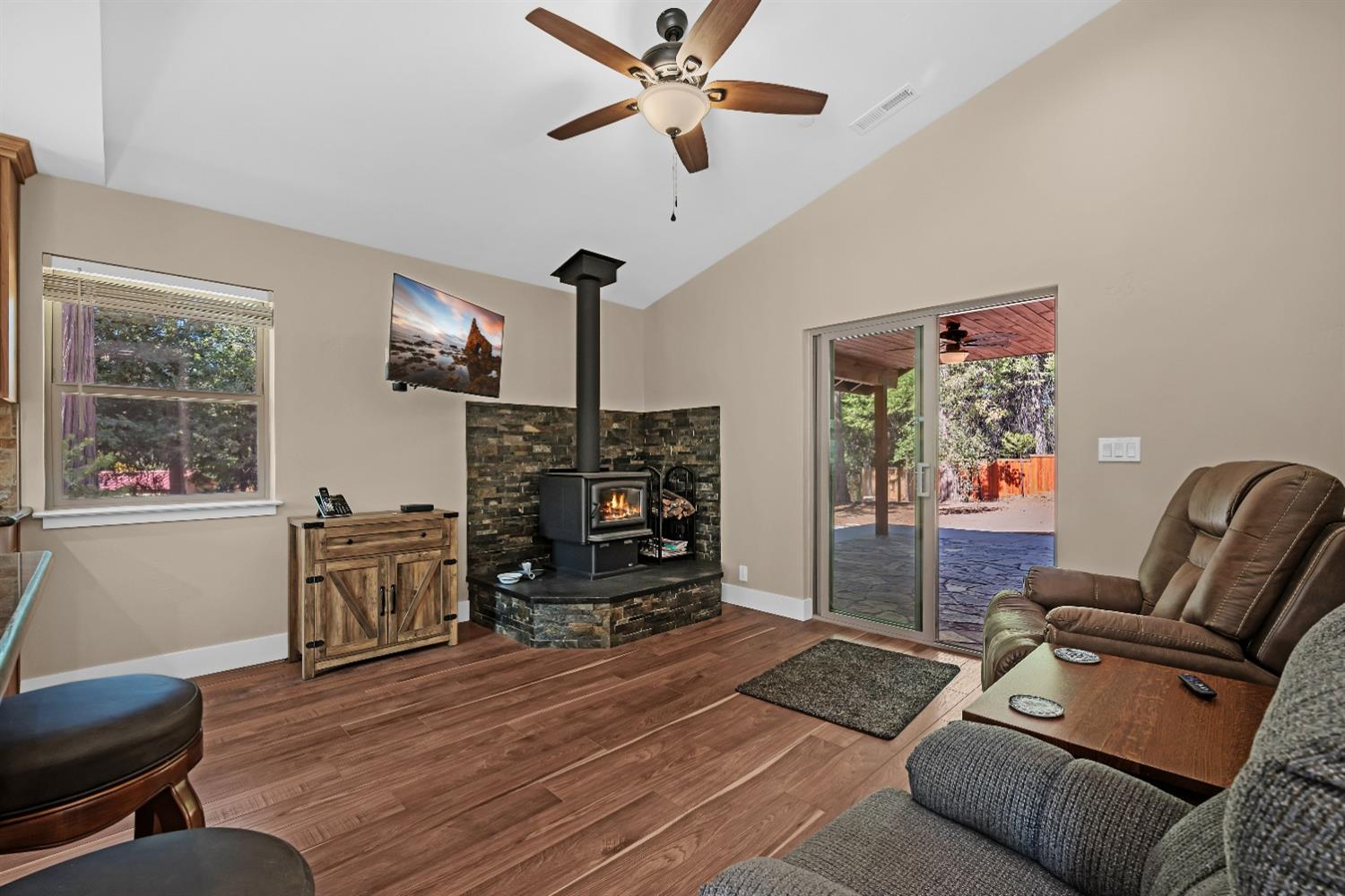 Detail Gallery Image 10 of 32 For 22079 Shake Ridge Rd, Volcano,  CA 95689 - 1 Beds | 1 Baths