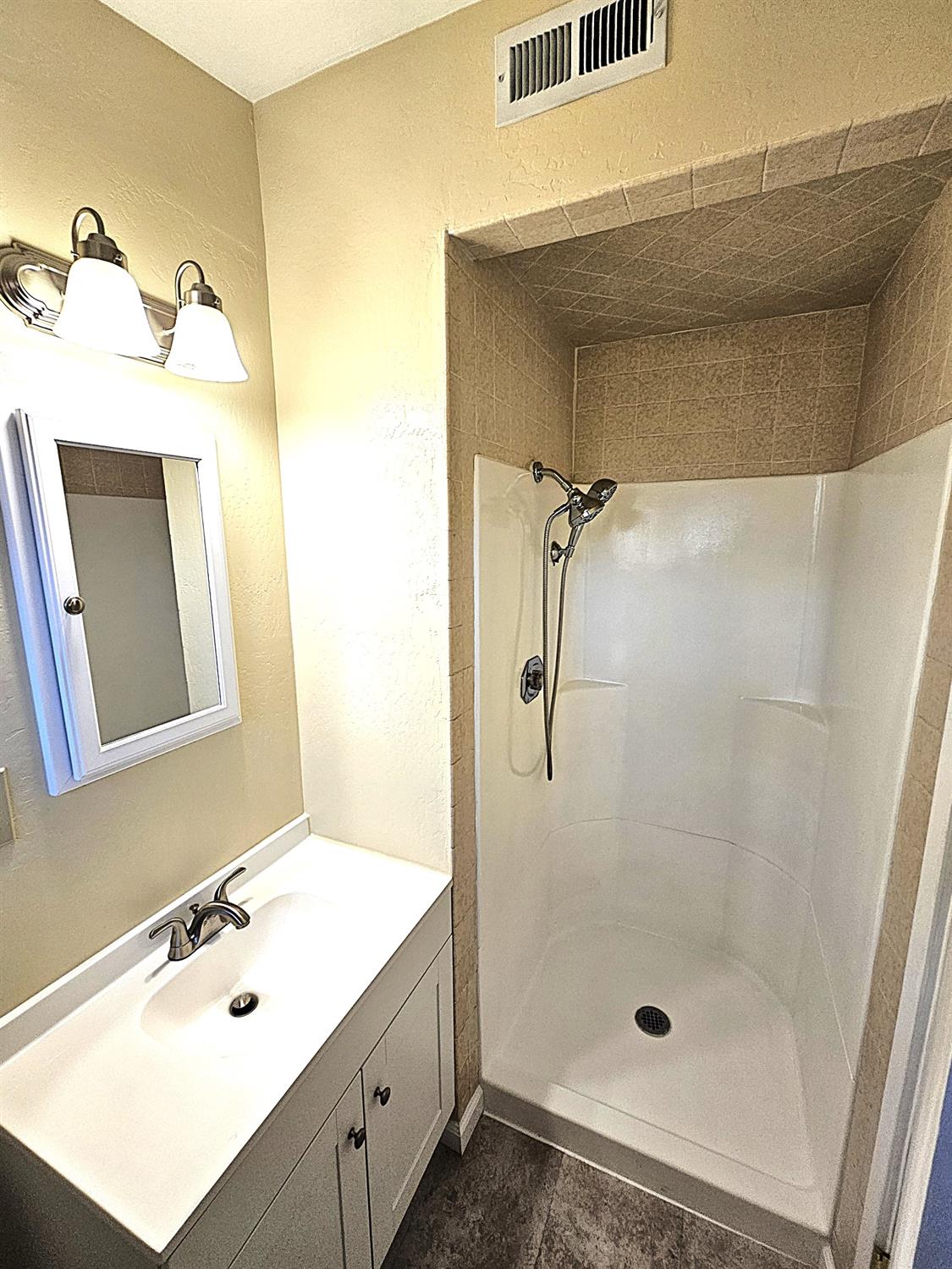 Detail Gallery Image 30 of 38 For 3621 Floral Dr, Sacramento,  CA 95660 - 3 Beds | 2 Baths