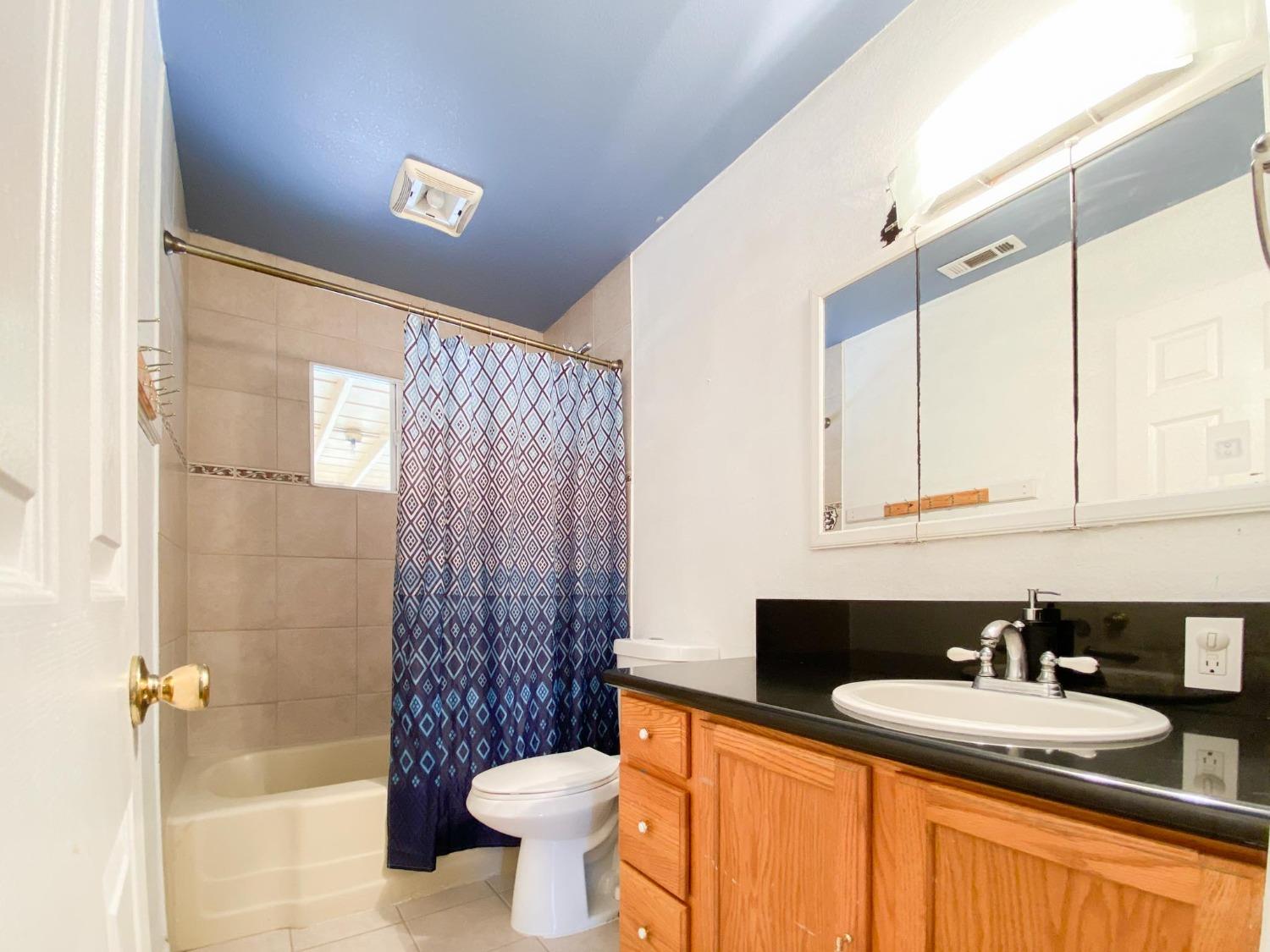 Detail Gallery Image 15 of 22 For 4724 a Pkwy, Sacramento,  CA 95823 - 3 Beds | 2 Baths