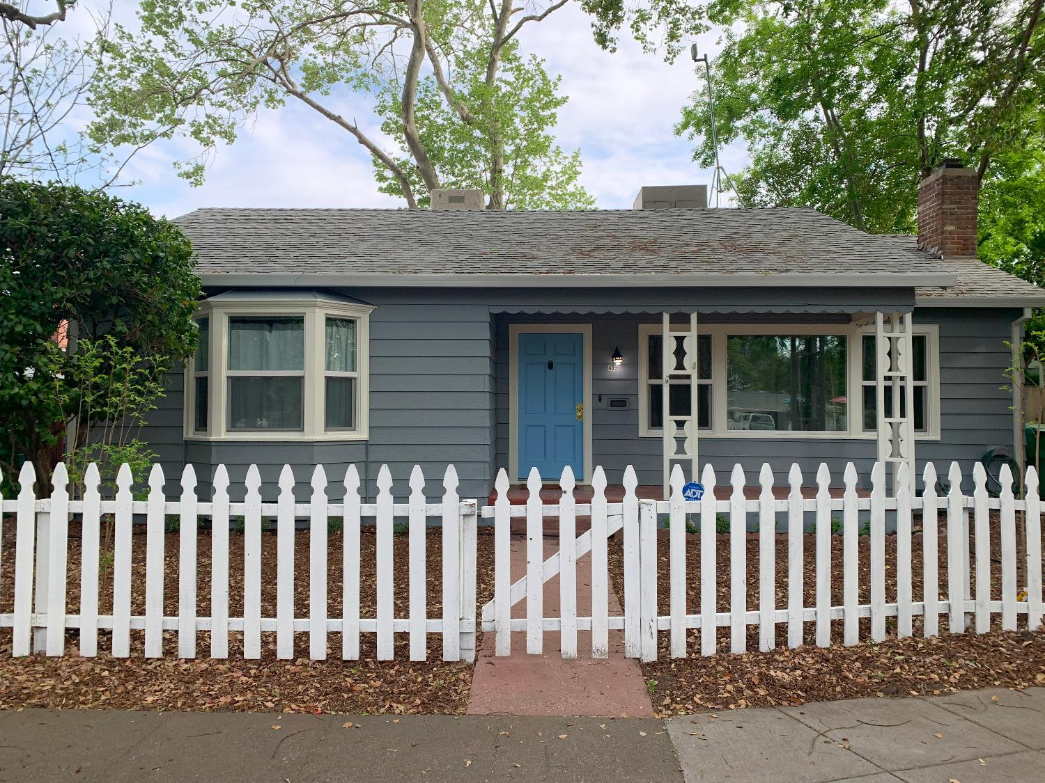 Detail Gallery Image 2 of 24 For 489 E 1st Ave, Chico,  CA 95926 - 2 Beds | 1 Baths