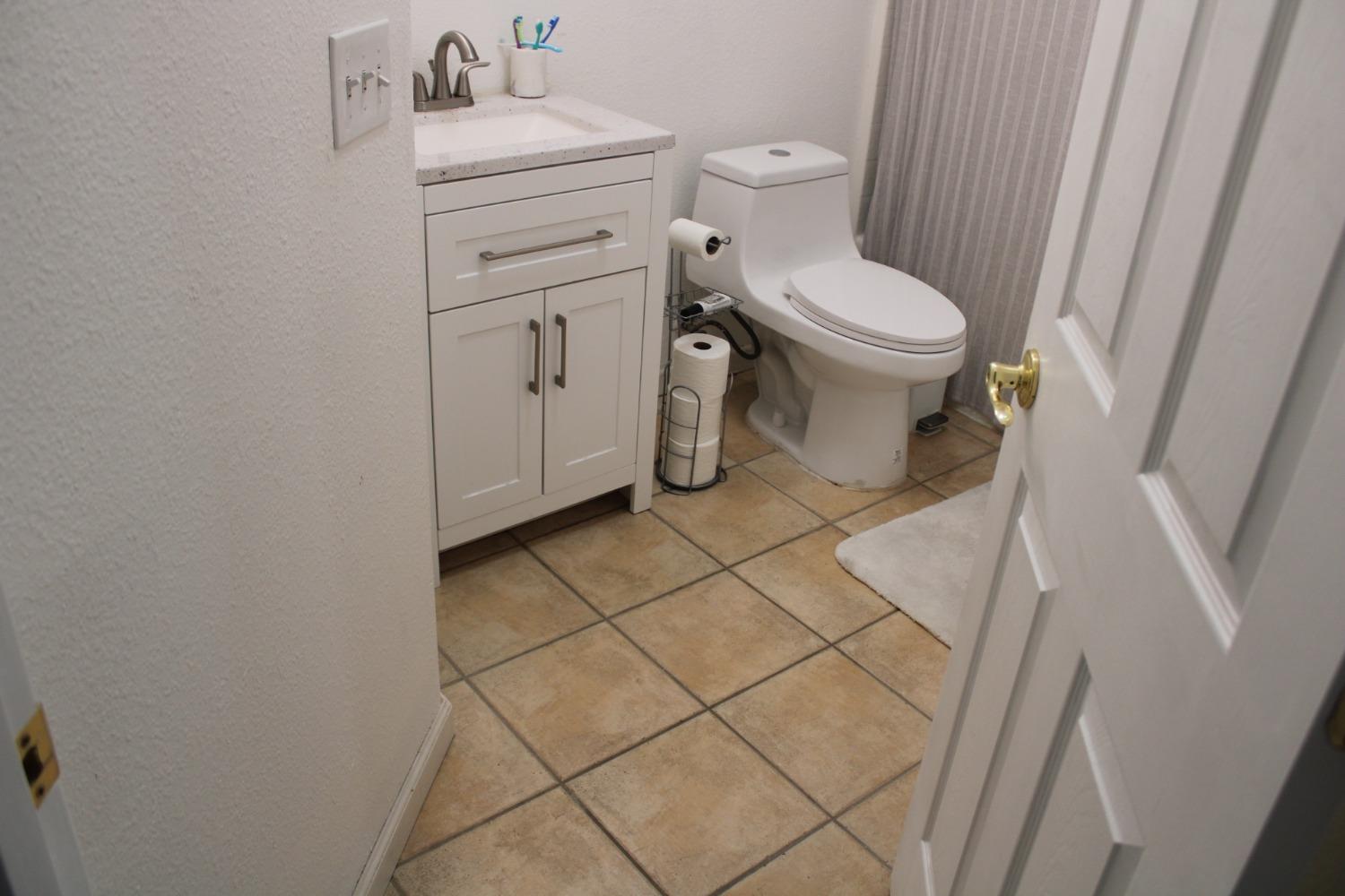 Detail Gallery Image 15 of 41 For 2901 Las Flores Cir, Los Banos,  CA 93635 - 2 Beds | 2 Baths