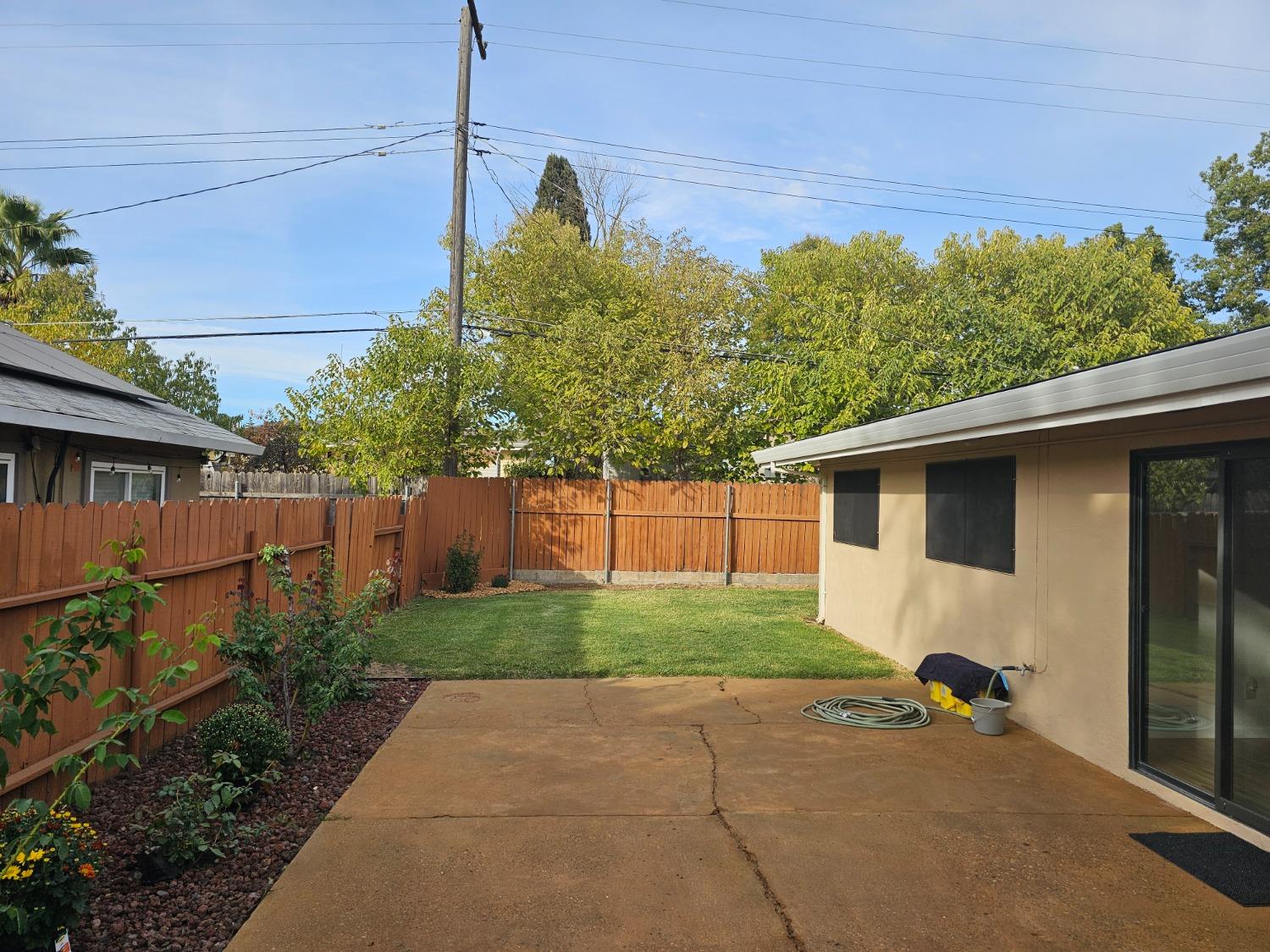 Detail Gallery Image 11 of 38 For 3621 Floral Dr, Sacramento,  CA 95660 - 3 Beds | 2 Baths