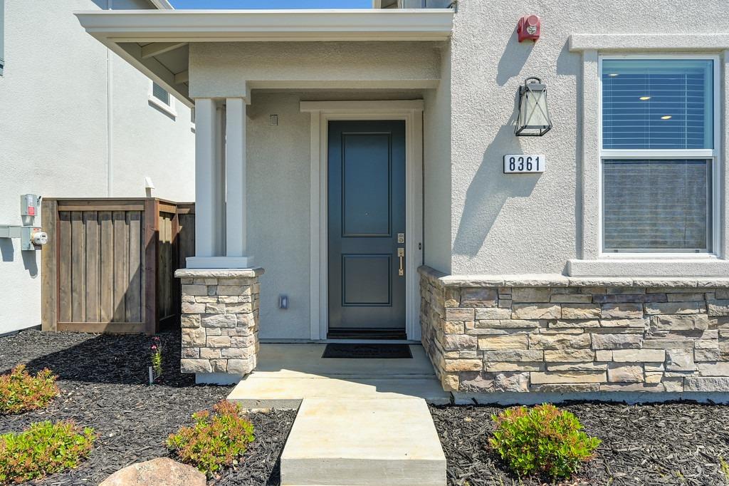 Detail Gallery Image 4 of 38 For 8361 Luan Way, Elk Grove,  CA 95757 - 3 Beds | 2/1 Baths