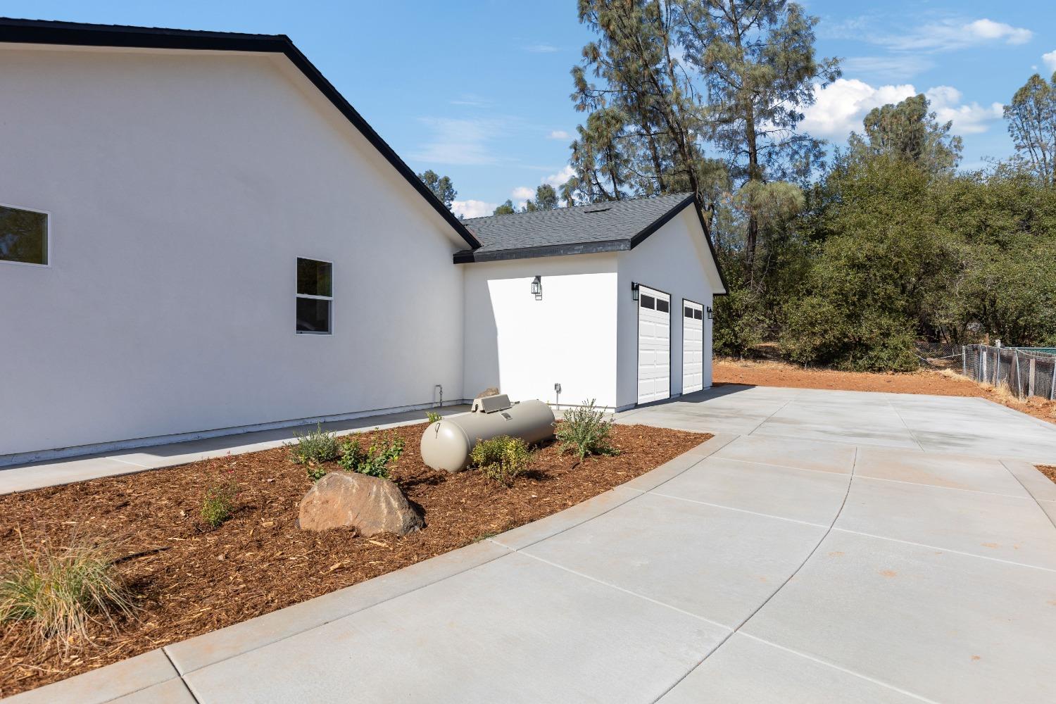 Detail Gallery Image 6 of 48 For 4025 Lakeview Dr, Shingle Springs,  CA 95682 - 4 Beds | 2/1 Baths