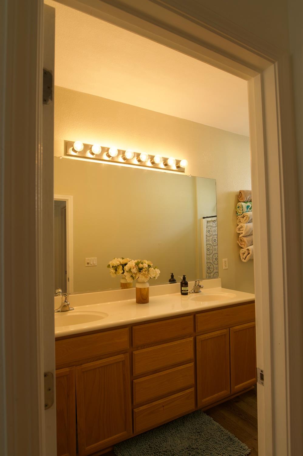 Detail Gallery Image 9 of 14 For 1941 Cushion Cap Dr, Stockton,  CA 95206 - 3 Beds | 2/1 Baths