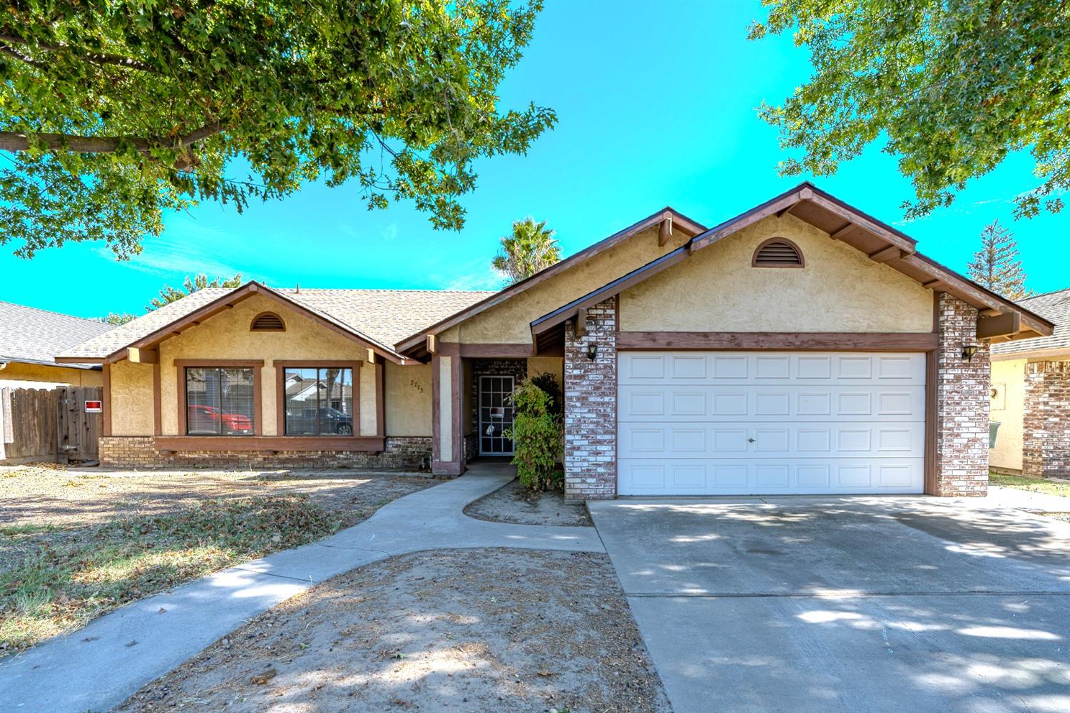 Detail Gallery Image 1 of 21 For 2773 Riverbend Dr, Modesto,  CA 95351 - 3 Beds | 2 Baths