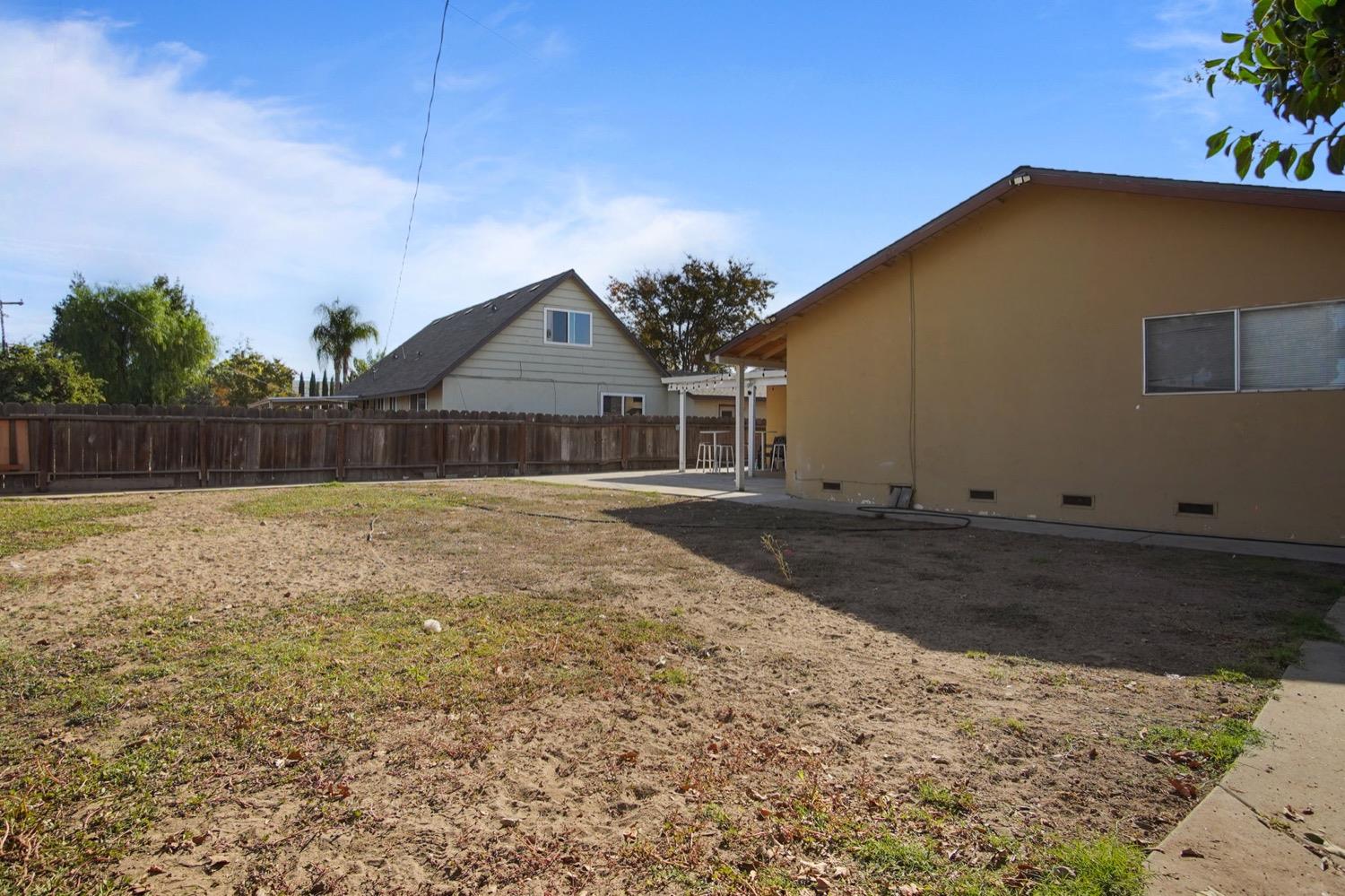 Detail Gallery Image 24 of 31 For 1033 Tenaya Ct, Manteca,  CA 95337 - 4 Beds | 2 Baths