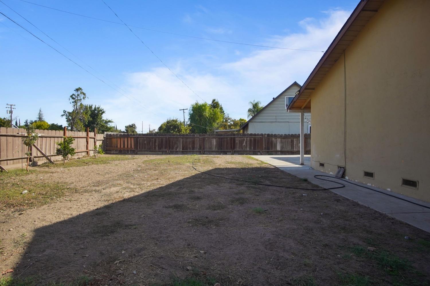 Detail Gallery Image 25 of 31 For 1033 Tenaya Ct, Manteca,  CA 95337 - 4 Beds | 2 Baths