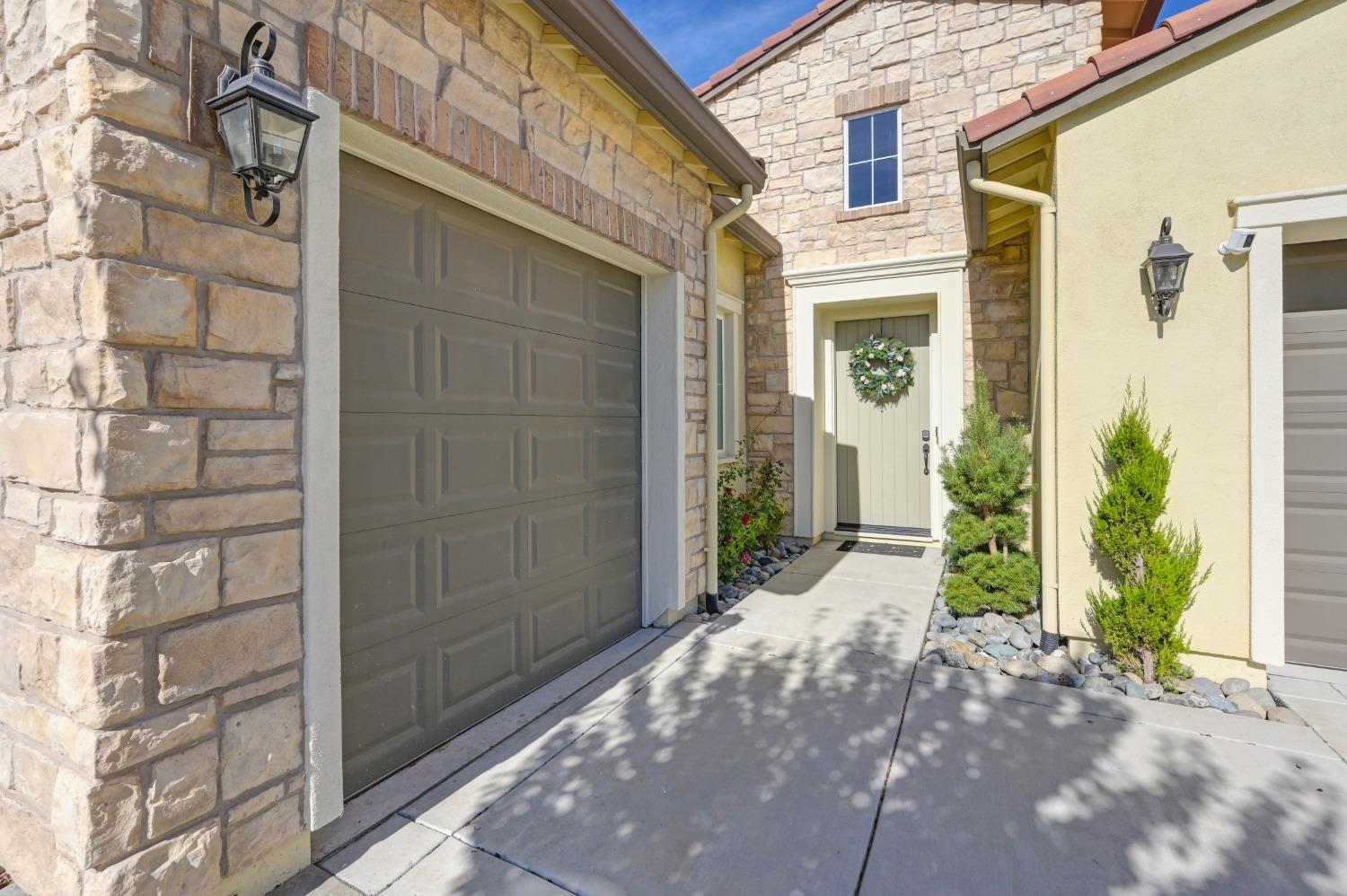 Detail Gallery Image 6 of 66 For 4305 Red Maple Ct, Rocklin,  CA 95765 - 5 Beds | 3/1 Baths