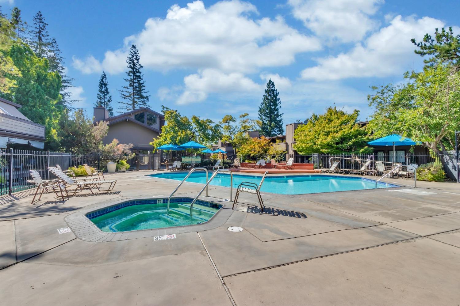 Detail Gallery Image 31 of 39 For 2454 Larkspur Ln #327,  Sacramento,  CA 95825 - 1 Beds | 1 Baths