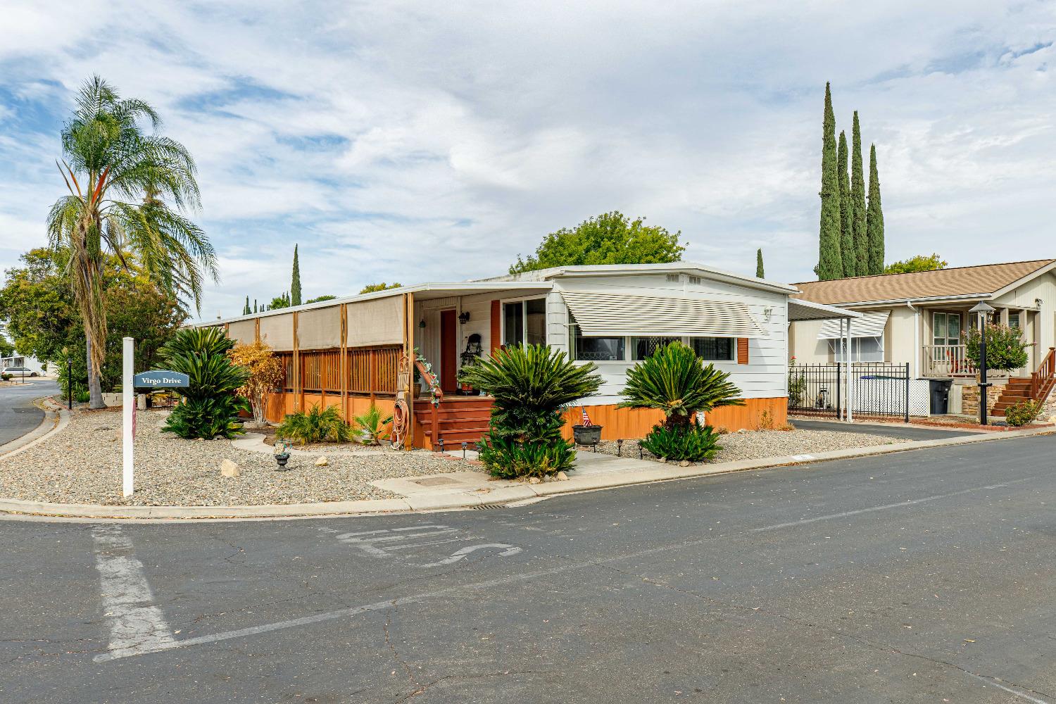 Detail Gallery Image 1 of 41 For 2621 Prescott Rd 55, Modesto,  CA 95350 - 2 Beds | 2 Baths