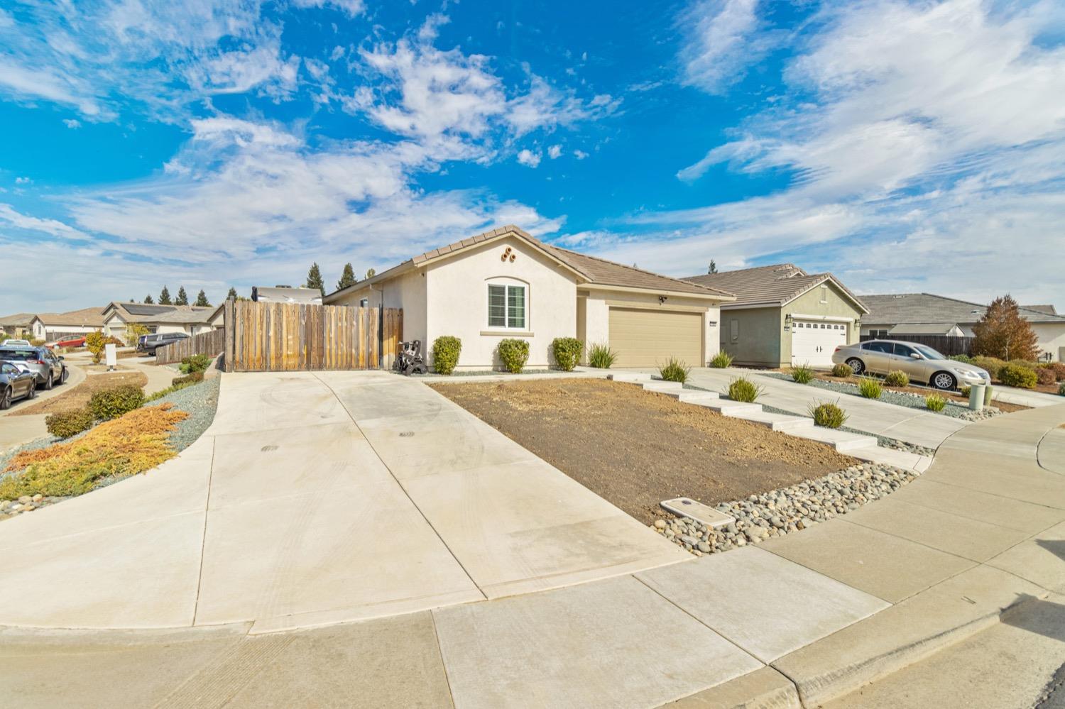 Detail Gallery Image 2 of 29 For 1151 Twinberry St, Plumas Lake,  CA 95961 - 4 Beds | 2 Baths