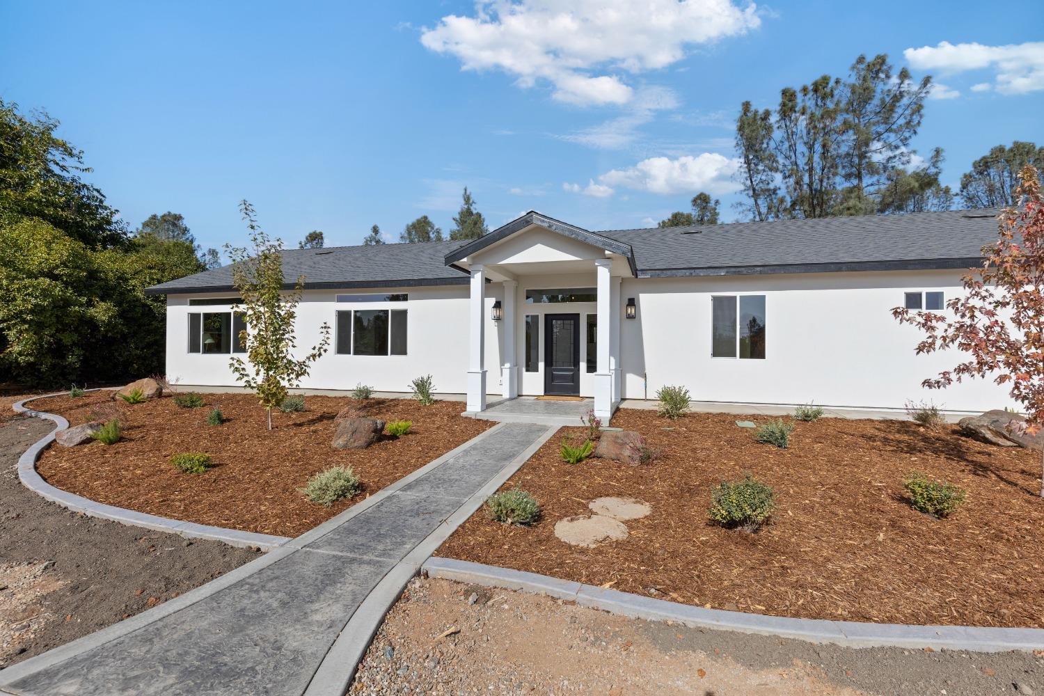 Detail Gallery Image 1 of 48 For 4025 Lakeview Dr, Shingle Springs,  CA 95682 - 4 Beds | 2/1 Baths