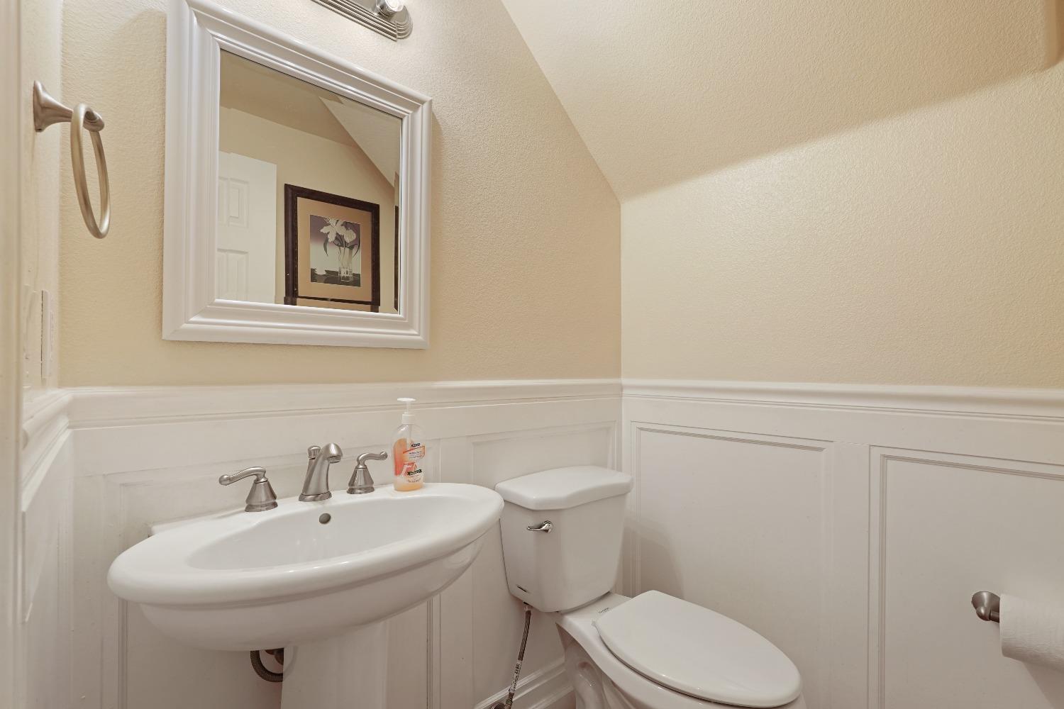 Detail Gallery Image 18 of 61 For 7880 Abramo Walk, Sacramento,  CA 95823 - 3 Beds | 2/1 Baths