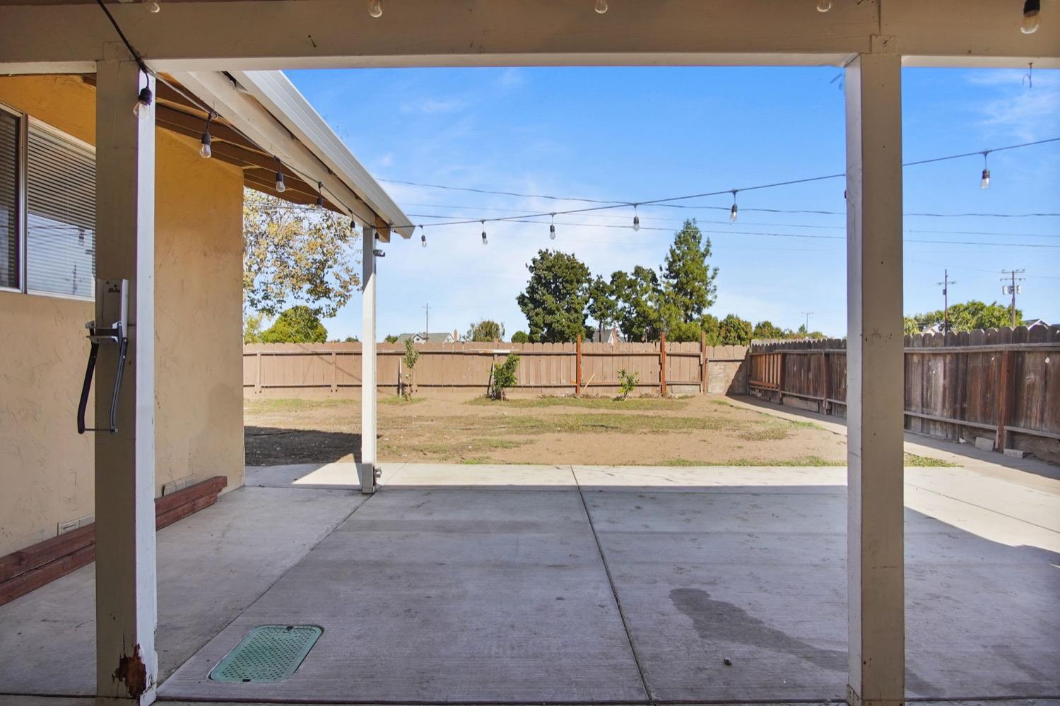 Detail Gallery Image 21 of 31 For 1033 Tenaya Ct, Manteca,  CA 95337 - 4 Beds | 2 Baths