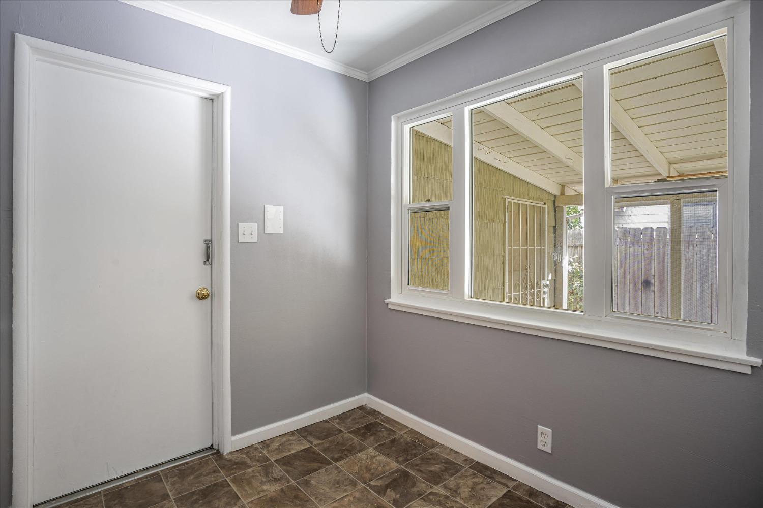 Detail Gallery Image 15 of 35 For 7378 West Pkwy, Sacramento,  CA 95823 - 3 Beds | 2 Baths