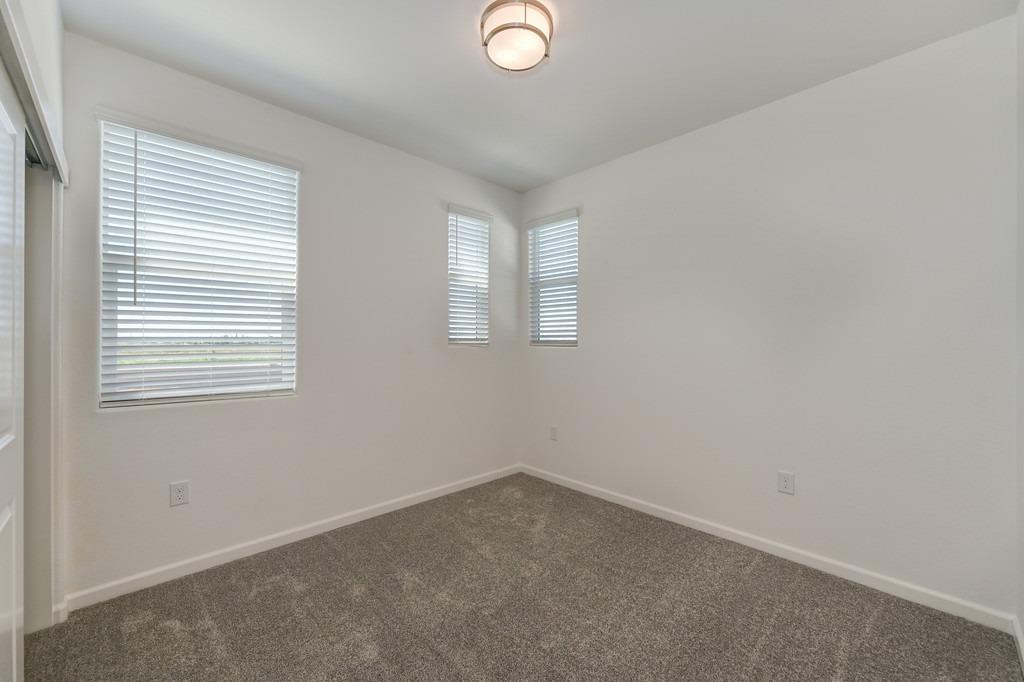 Detail Gallery Image 25 of 38 For 8361 Luan Way, Elk Grove,  CA 95757 - 3 Beds | 2/1 Baths