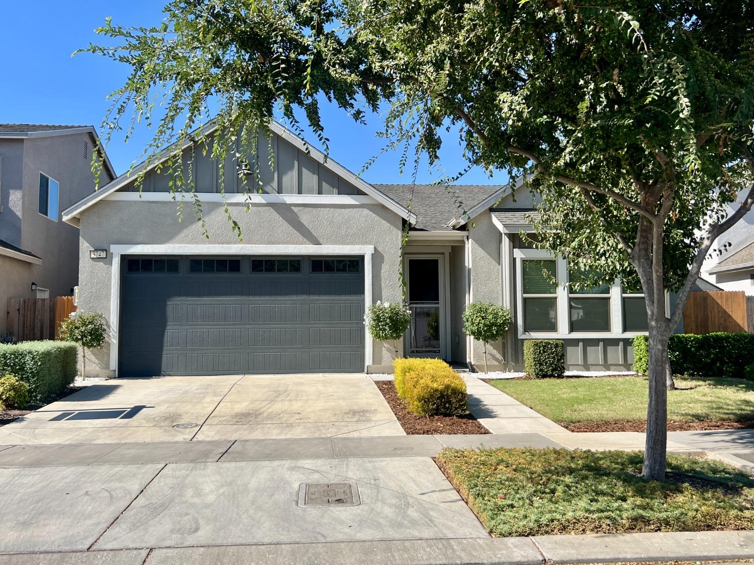 Detail Gallery Image 1 of 30 For 3747 De Soto Way, Merced,  CA 95340 - 3 Beds | 2 Baths