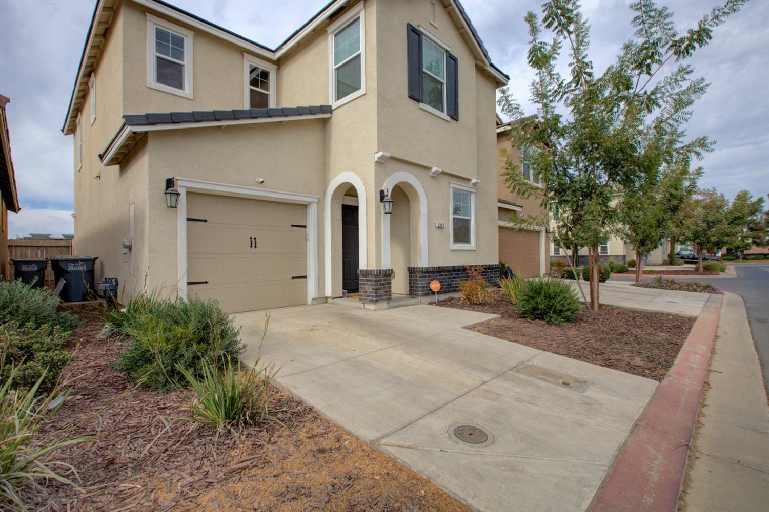 Detail Gallery Image 1 of 60 For 2943 Bannon, Merced,  CA 95348 - 3 Beds | 2/1 Baths