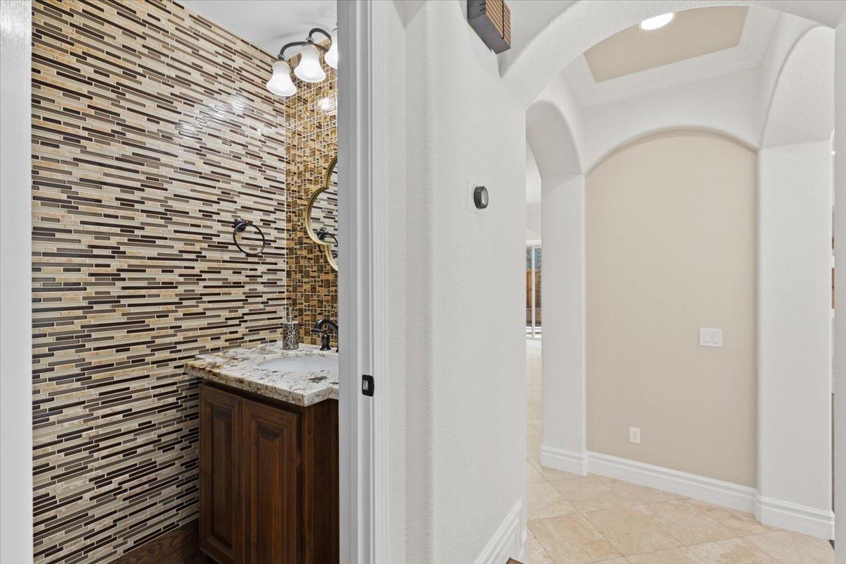 Detail Gallery Image 22 of 52 For 1789 Alicante Dr, Roseville,  CA 95747 - 5 Beds | 4/1 Baths