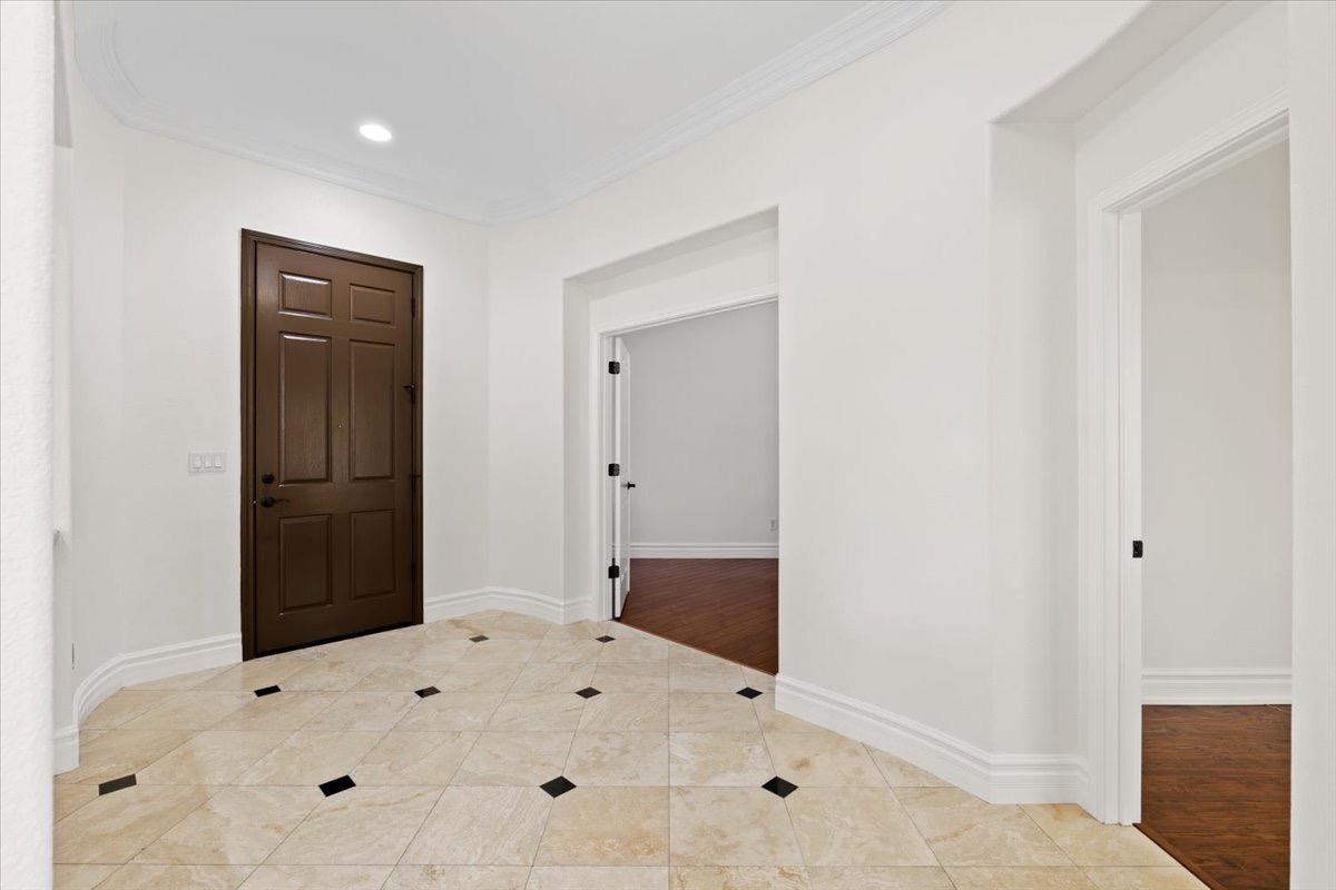 Detail Gallery Image 11 of 52 For 1789 Alicante Dr, Roseville,  CA 95747 - 5 Beds | 4/1 Baths