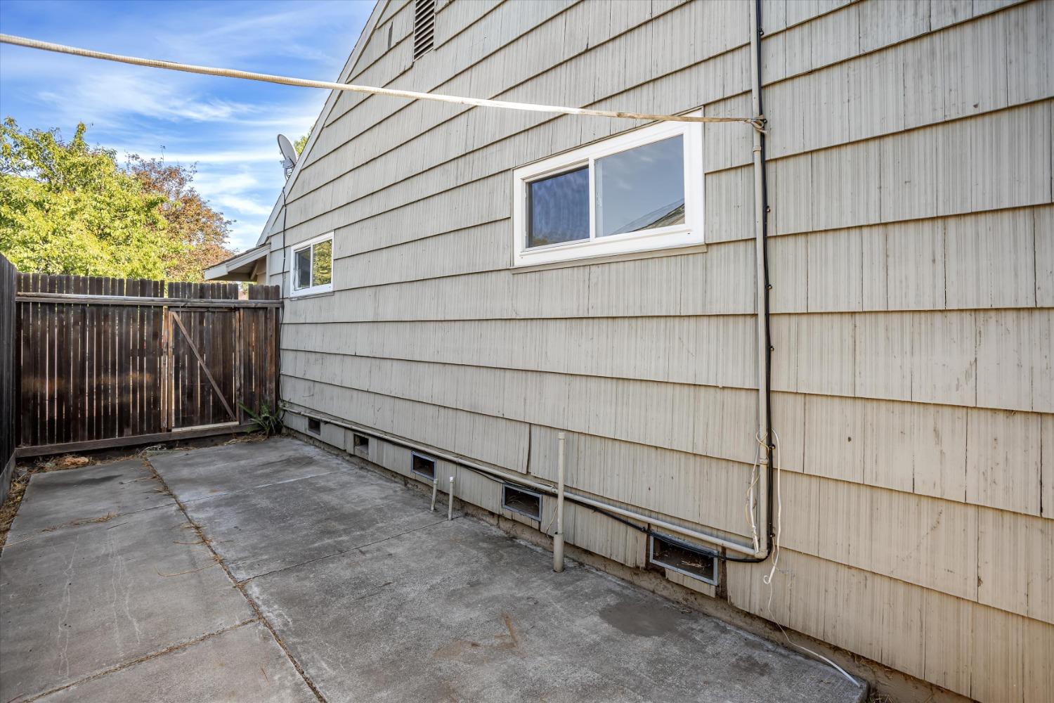 Detail Gallery Image 34 of 35 For 7378 West Pkwy, Sacramento,  CA 95823 - 3 Beds | 2 Baths