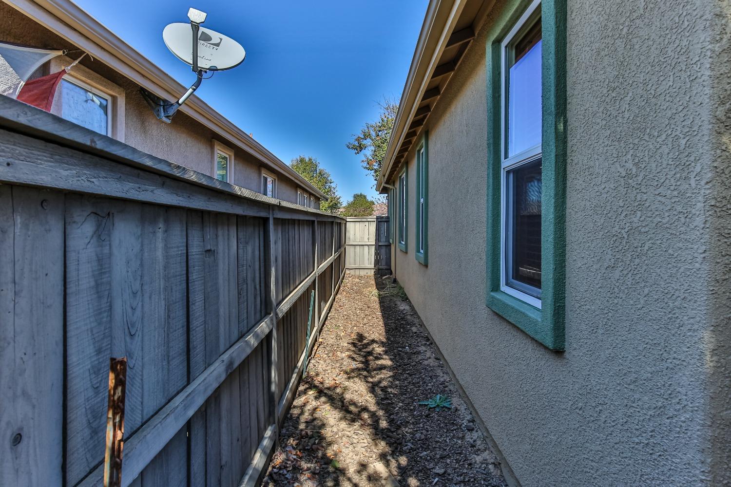 Detail Gallery Image 54 of 59 For 2016 Abelia Ct, Plumas Lake,  CA 95961 - 5 Beds | 3 Baths