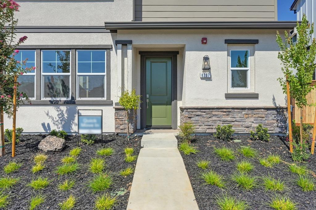 Detail Gallery Image 3 of 34 For 8287 Artemis Dr, Elk Grove,  CA 95757 - 3 Beds | 2/1 Baths