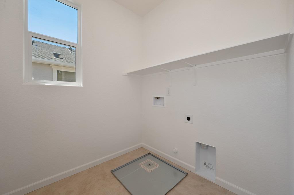 Detail Gallery Image 23 of 34 For 8287 Artemis Dr, Elk Grove,  CA 95757 - 3 Beds | 2/1 Baths