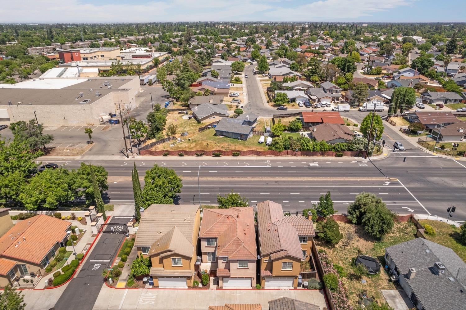 Detail Gallery Image 44 of 61 For 7880 Abramo Walk, Sacramento,  CA 95823 - 3 Beds | 2/1 Baths