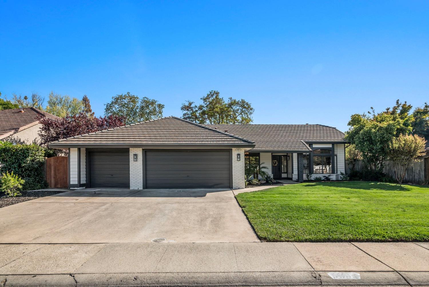 Detail Gallery Image 2 of 33 For 5007 Midas Ave, Rocklin,  CA 95677 - 3 Beds | 2 Baths