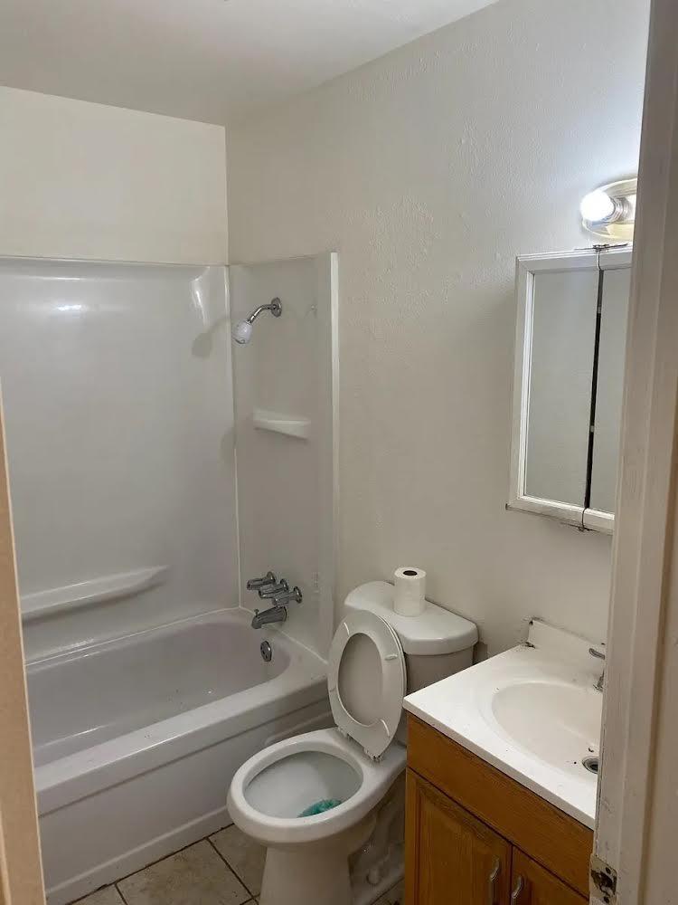 Detail Gallery Image 5 of 5 For 440 Caribrook Way #1,  Stockton,  CA 95207 - 2 Beds | 1 Baths