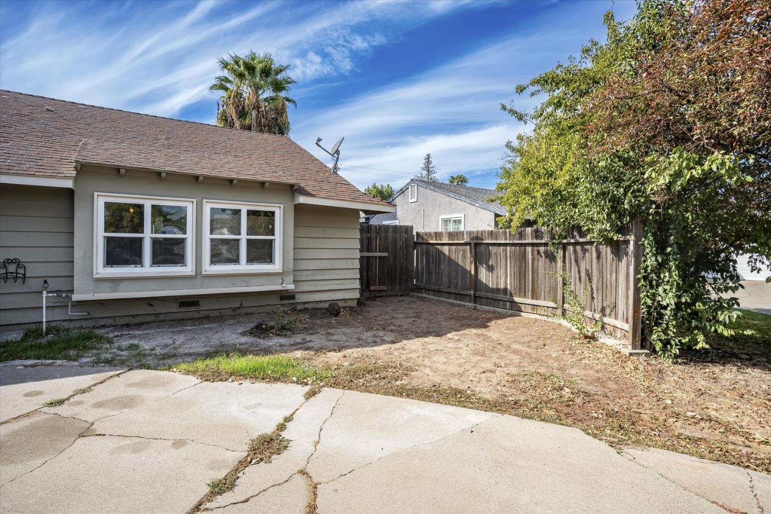 Detail Gallery Image 5 of 35 For 7378 West Pkwy, Sacramento,  CA 95823 - 3 Beds | 2 Baths