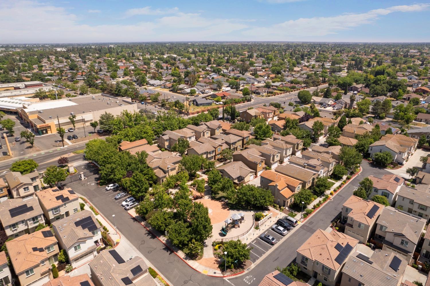 Detail Gallery Image 58 of 61 For 7880 Abramo Walk, Sacramento,  CA 95823 - 3 Beds | 2/1 Baths