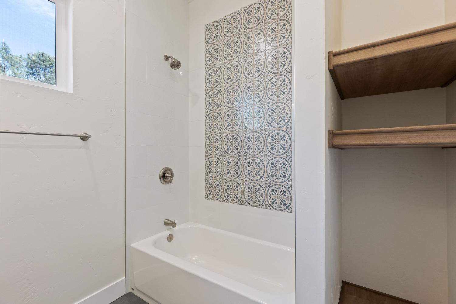 Detail Gallery Image 21 of 48 For 4025 Lakeview Dr, Shingle Springs,  CA 95682 - 4 Beds | 2/1 Baths