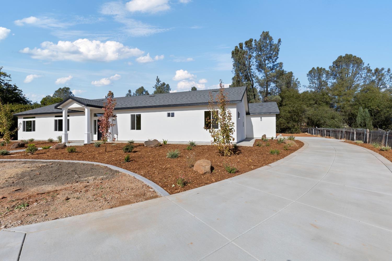 Detail Gallery Image 5 of 48 For 4025 Lakeview Dr, Shingle Springs,  CA 95682 - 4 Beds | 2/1 Baths