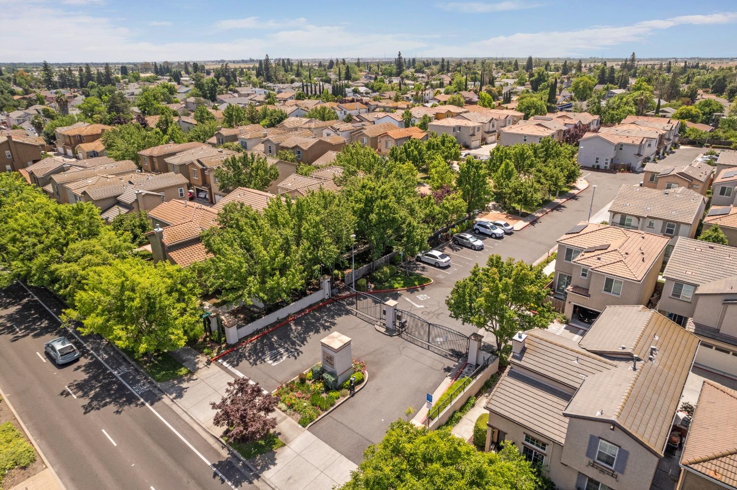 Detail Gallery Image 48 of 61 For 7880 Abramo Walk, Sacramento,  CA 95823 - 3 Beds | 2/1 Baths