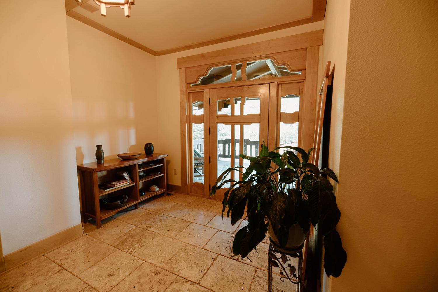 Detail Gallery Image 8 of 53 For 13975 Moss Rock Dr, Auburn,  CA 95602 - 4 Beds | 3/1 Baths