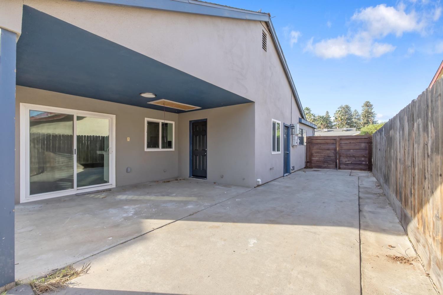 Detail Gallery Image 35 of 44 For 1339 E Carmelo Ave, Tulare,  CA 93274 - 3 Beds | 2 Baths