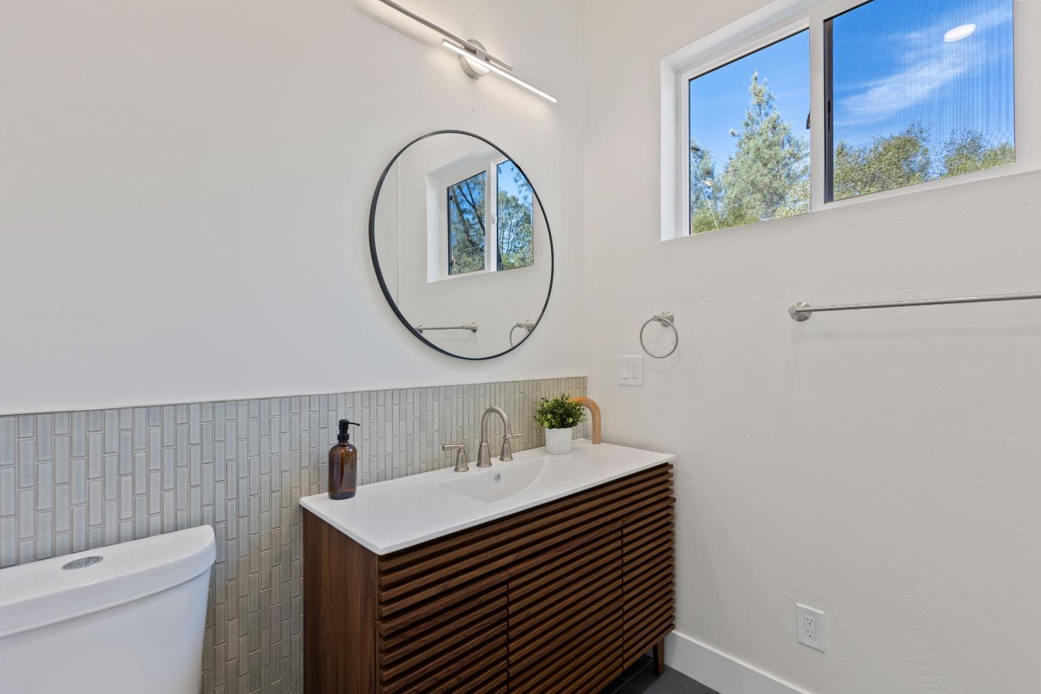 Detail Gallery Image 20 of 48 For 4025 Lakeview Dr, Shingle Springs,  CA 95682 - 4 Beds | 2/1 Baths