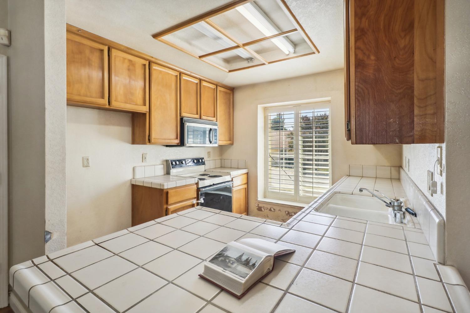 Detail Gallery Image 13 of 25 For 3521 Silver Sage Ct, Antelope,  CA 95843 - 2 Beds | 2 Baths