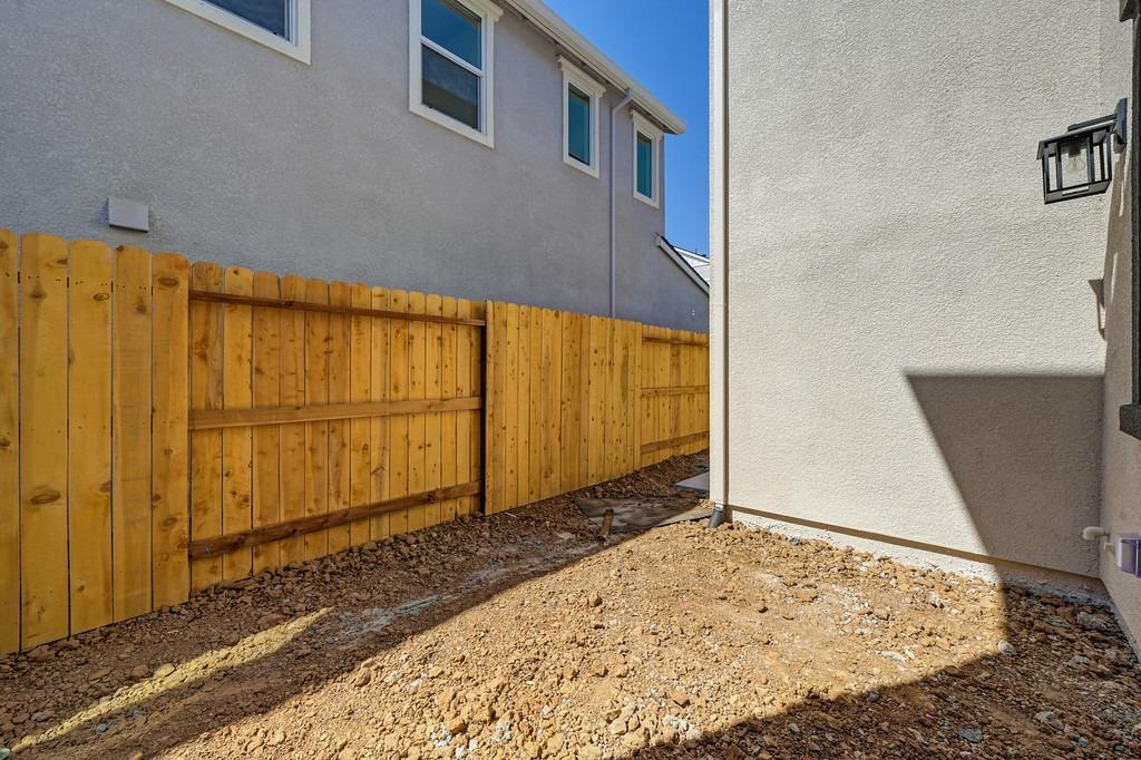 Detail Gallery Image 31 of 34 For 8287 Artemis Dr, Elk Grove,  CA 95757 - 3 Beds | 2/1 Baths