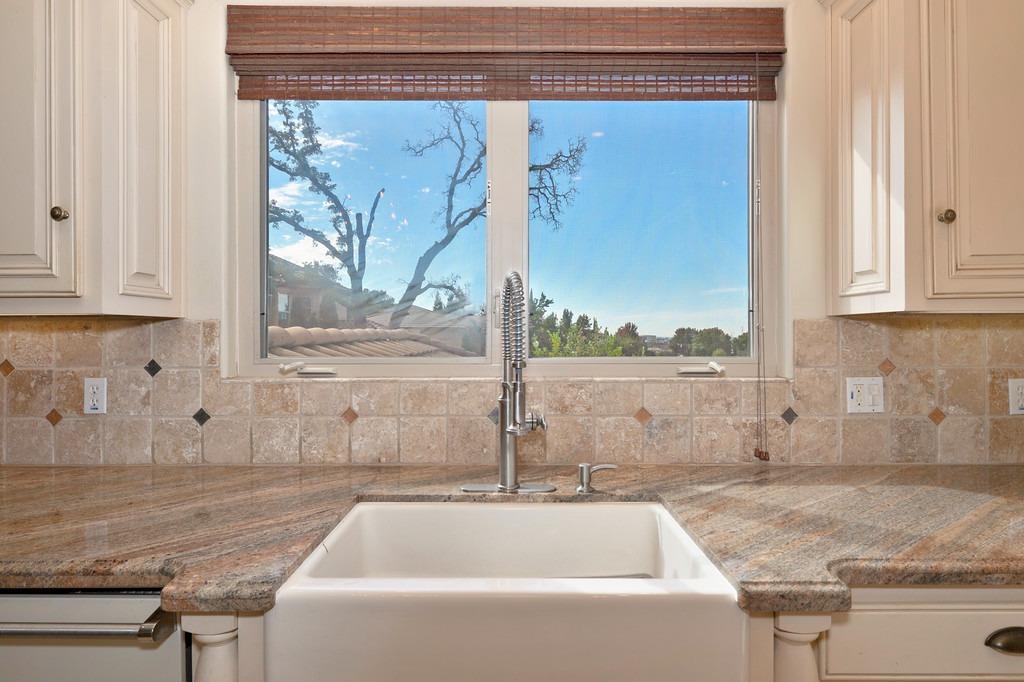 Detail Gallery Image 29 of 99 For 100 Roberts Pl, Roseville,  CA 95661 - 5 Beds | 4/1 Baths