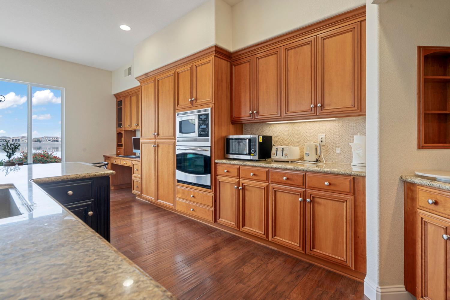 Detail Gallery Image 16 of 43 For 3977 Castellina Way, Manteca,  CA 95337 - 4 Beds | 2/1 Baths