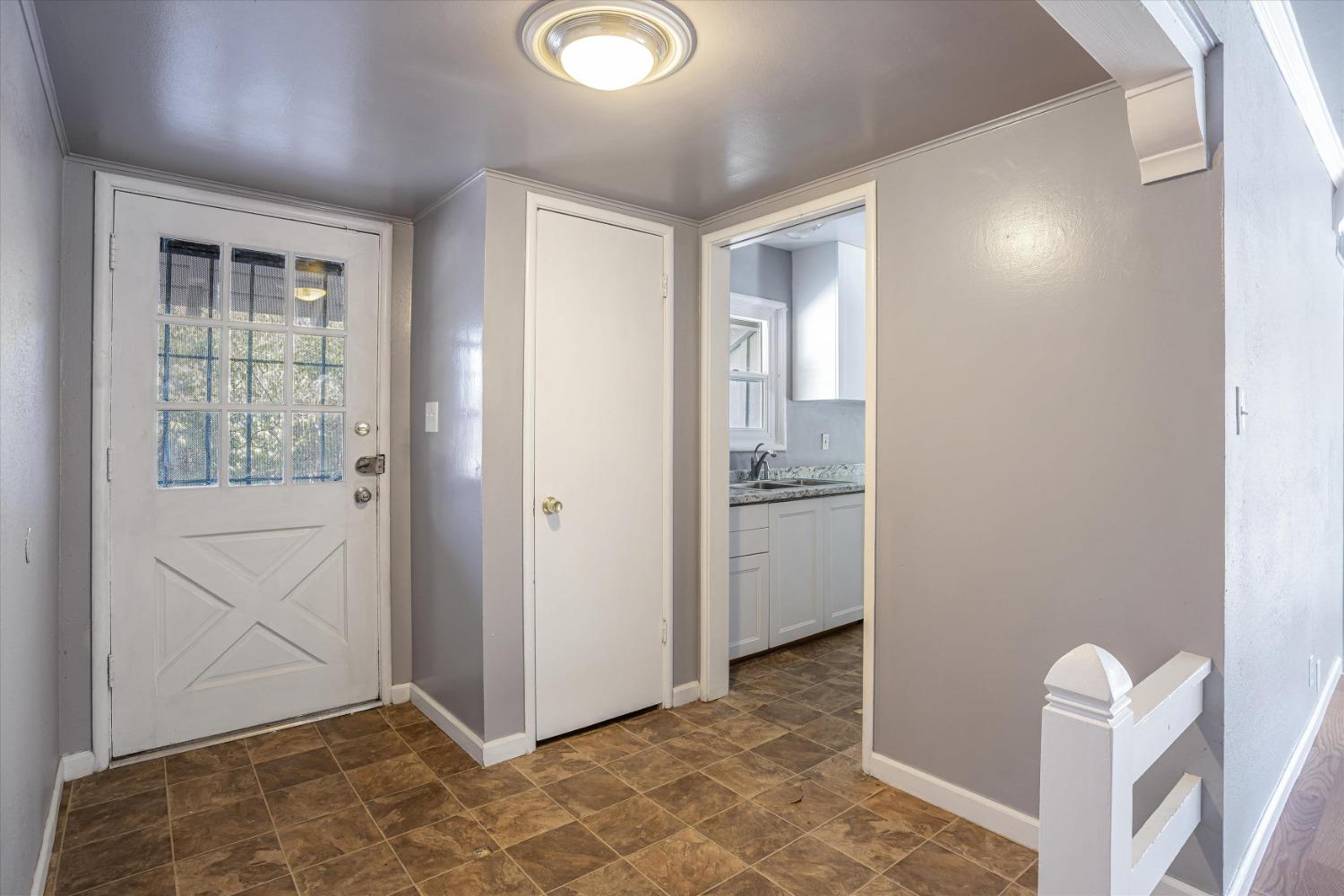 Detail Gallery Image 6 of 35 For 7378 West Pkwy, Sacramento,  CA 95823 - 3 Beds | 2 Baths