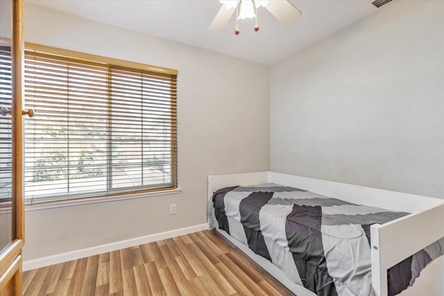 Detail Gallery Image 32 of 39 For 8090 Hawick Way, Sacramento,  CA 95829 - 3 Beds | 2 Baths